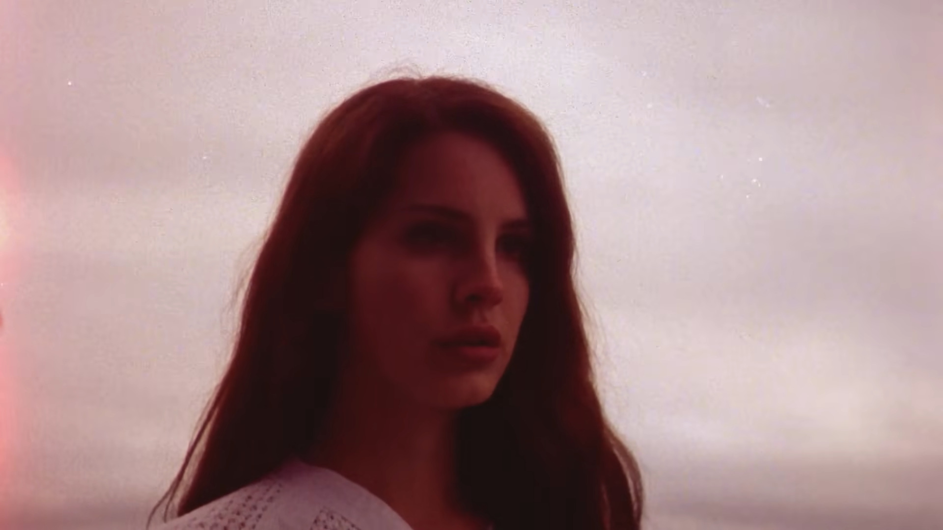 Lana Del Rey Unveils Enchanting 10-Date Fall Tour