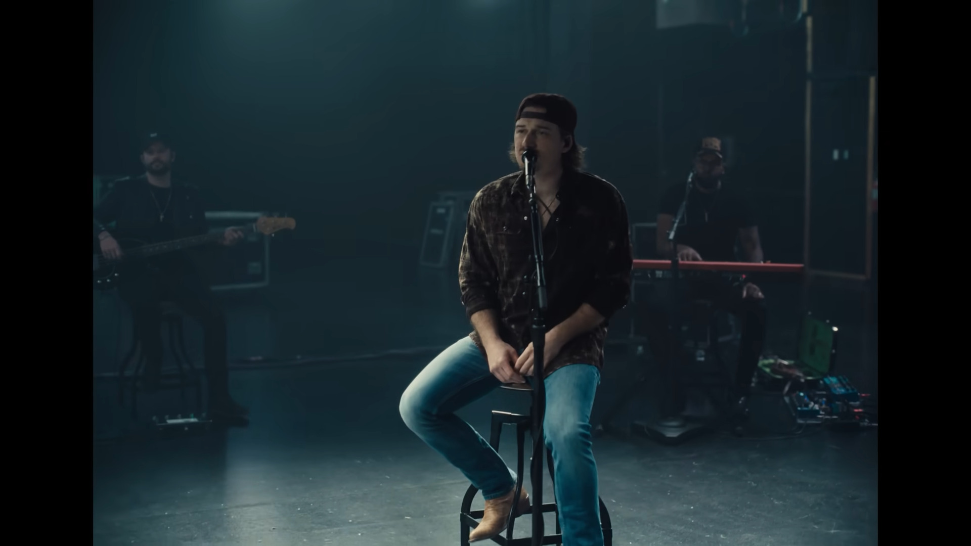 Morgan Wallen Concert Chaos: Porta-Potty Fiasco Unleashes Pandemonium, but No Arrests Ensue