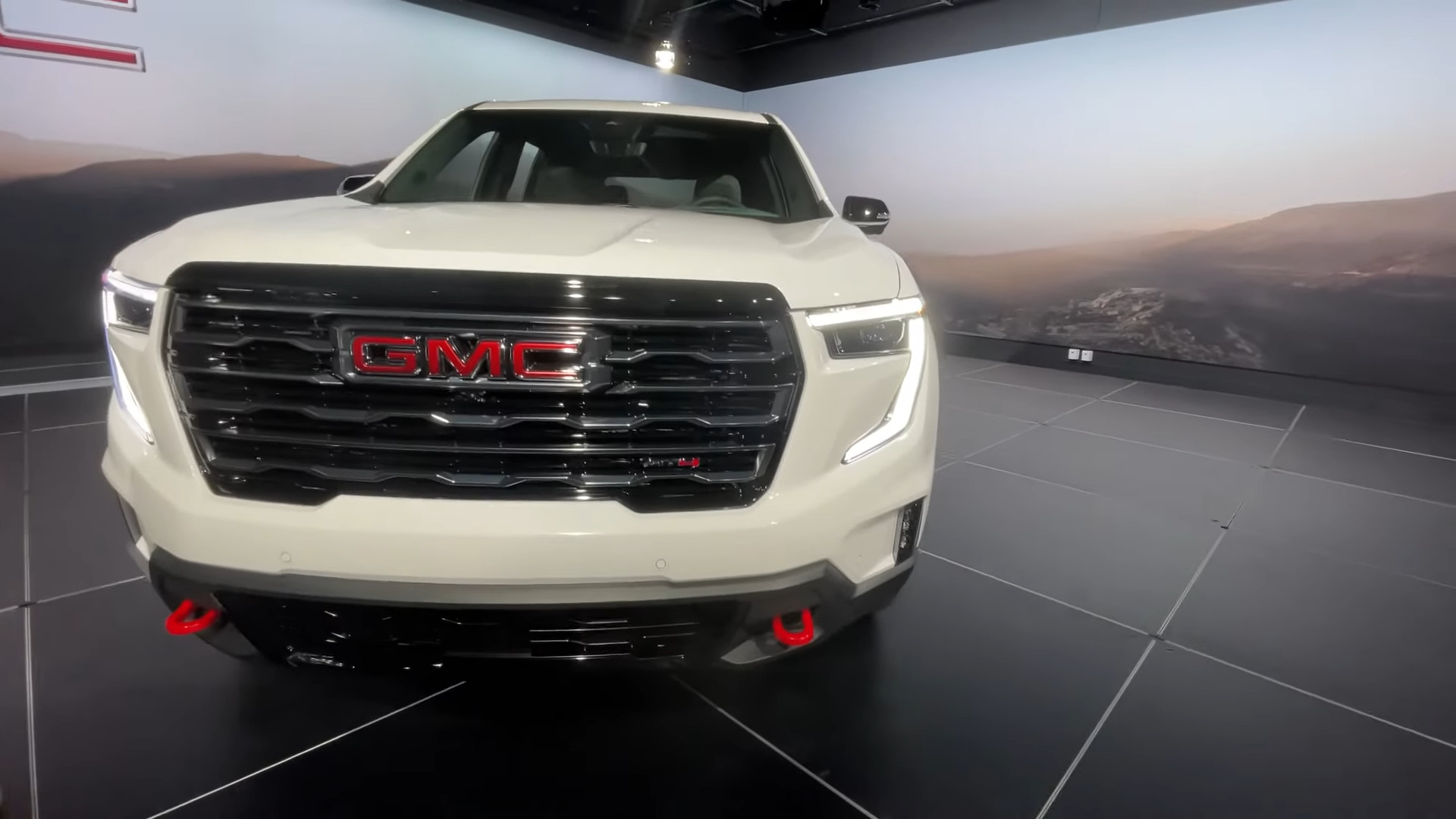 Exploring the 2024 GMC Acadia: A Longer and Smarter Ride with Super Cruise