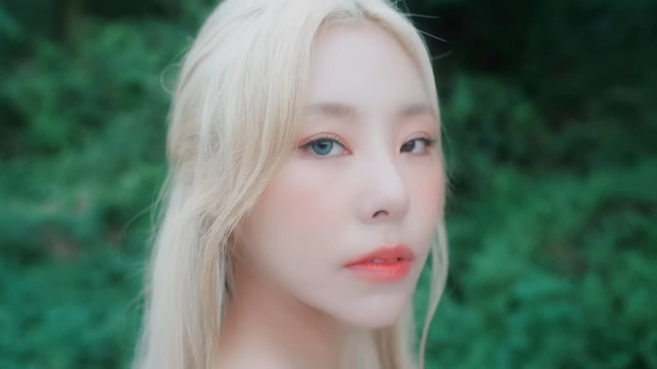 Breaking News: MAMAMOO's Wheein Unveils Mesmerizing Trailer Film for "IN the Mood"