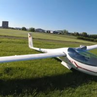 Glider's Bold Journey: German Soaring Plane Touches Down Near Austrian Autobahn