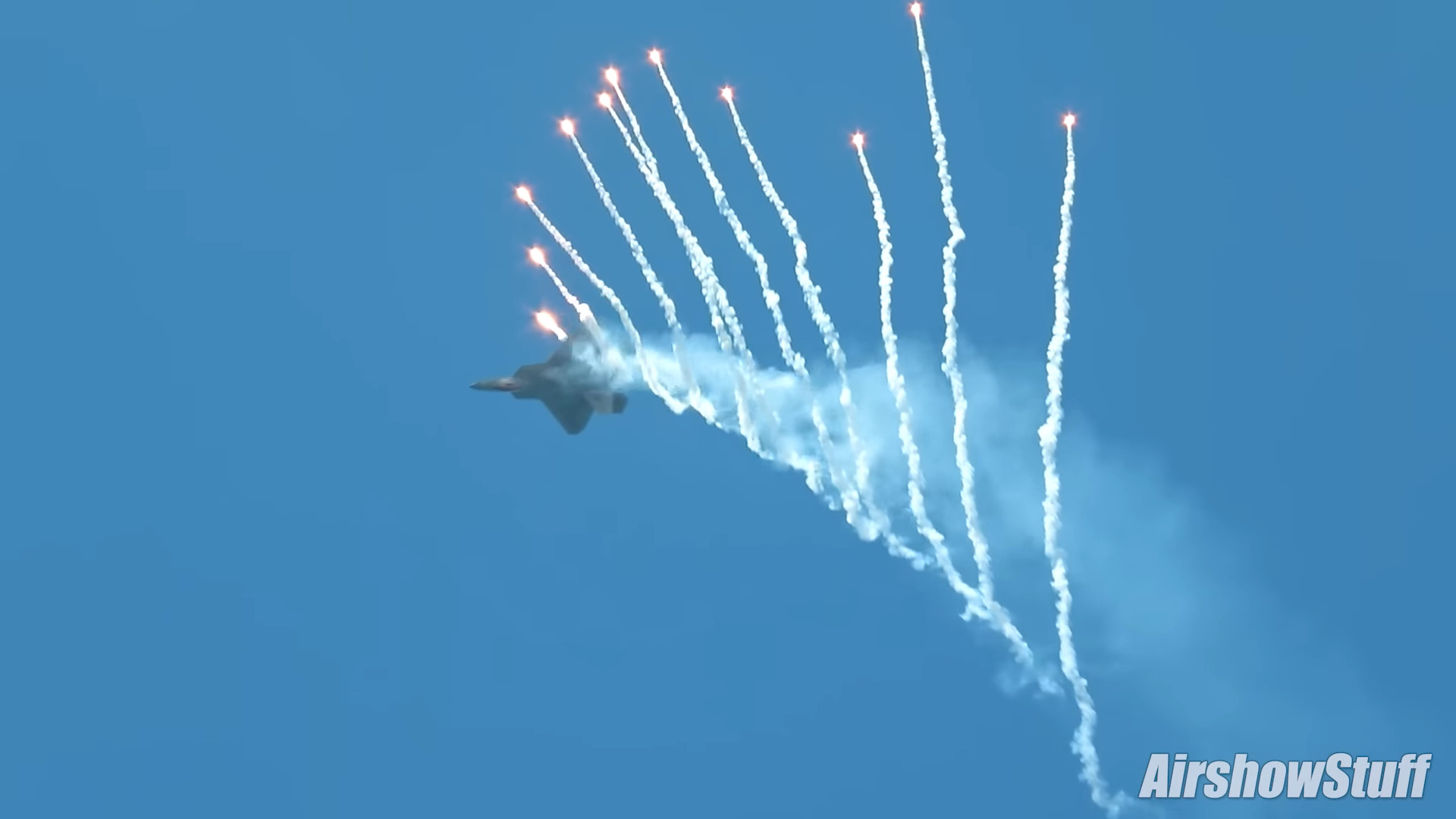 "Sky Spectacle 2023: Mysuru's Mesmerizing Air Show Unveiled"