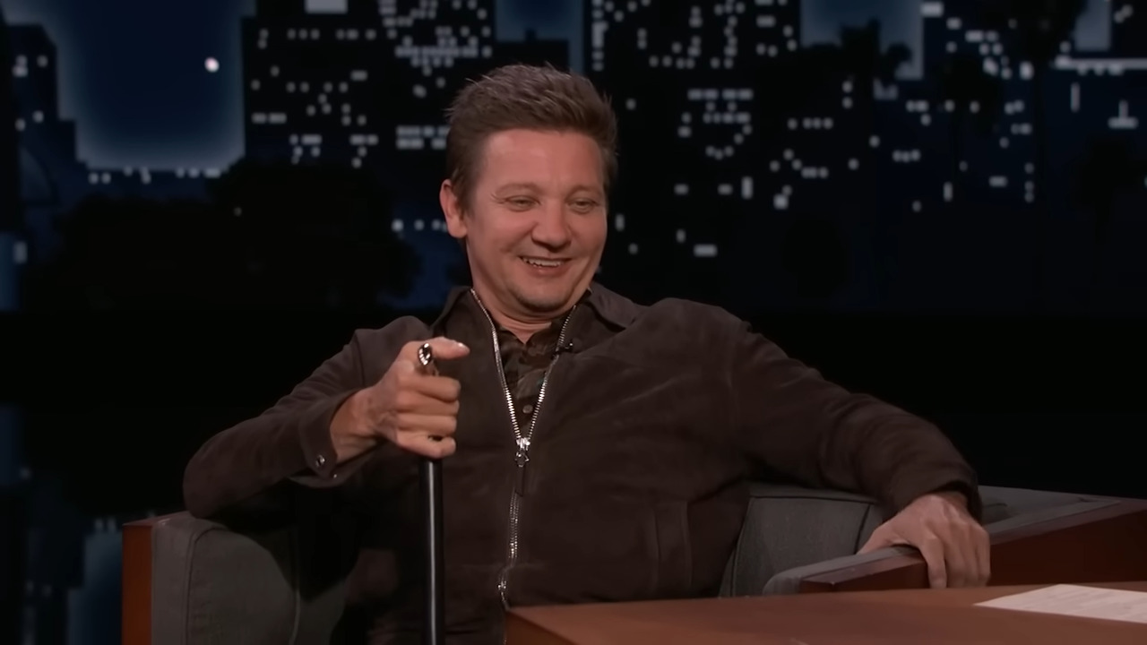 "A Brush with Fate: How Jeremy Renner's Life Transformed after a Near-Fatal Incident"