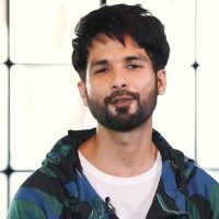 Greetings, Shahid Kapoor! Commemorating 9 Years of Haider with Style