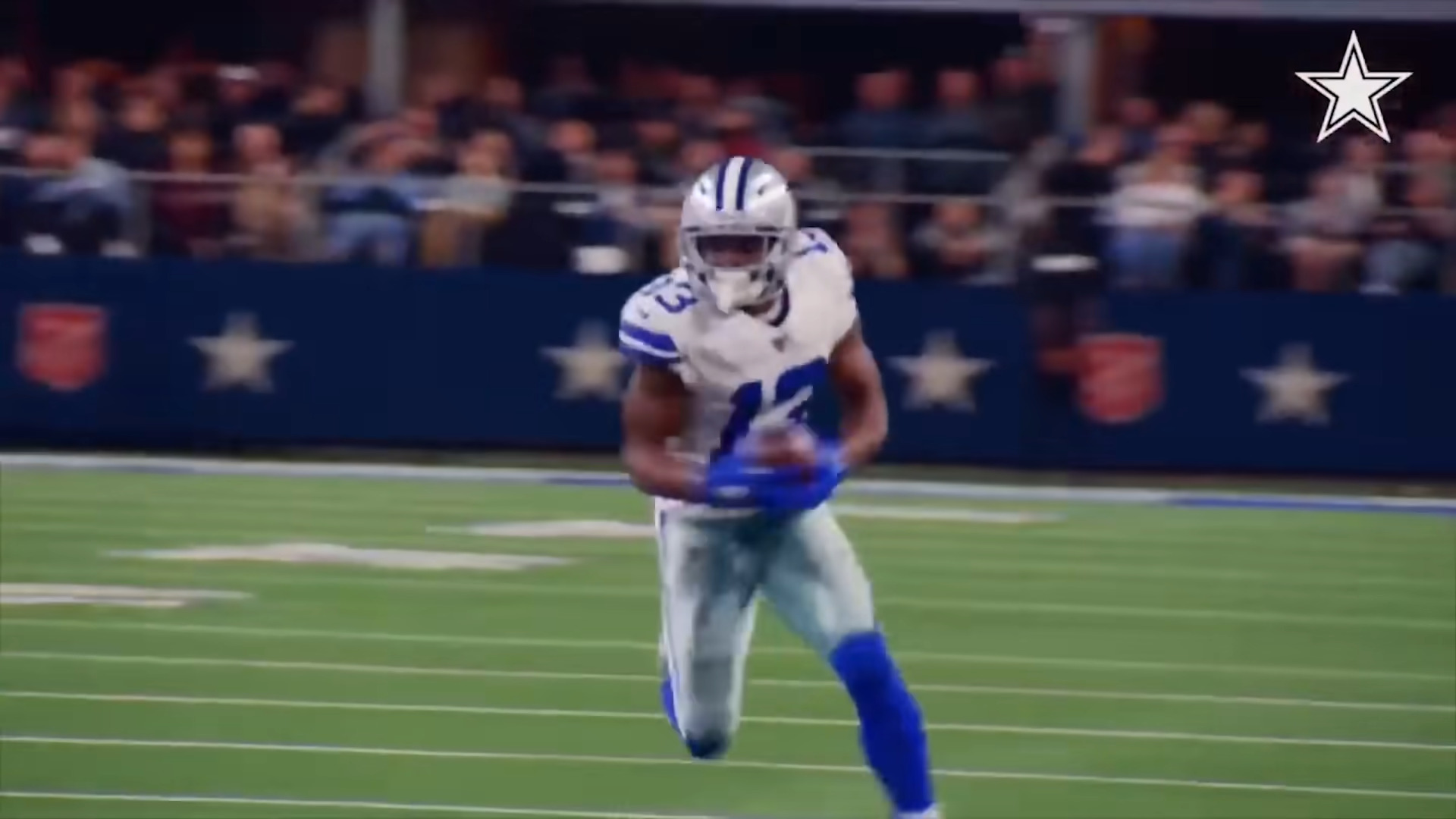 "Michael Gallup's Slip-Up Sparks Cowboys Fans' Outcry: Should He Take a Breather?"