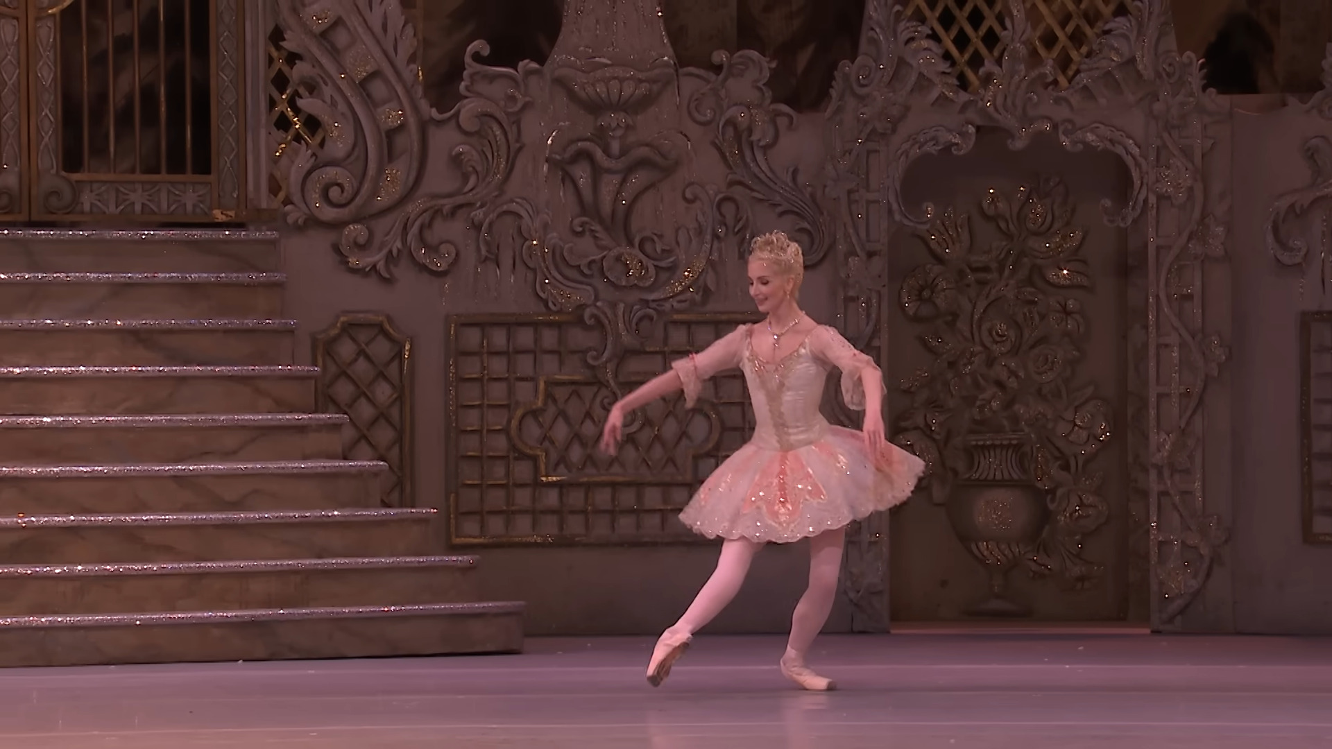 "Dubai's Enchanting Holiday Tradition: The Nutcracker Returns!"