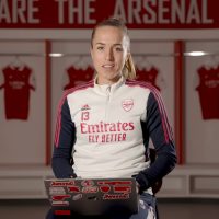 "Crafting Greatness: Lia Walti and Arsenal's Unstoppable Fan-Fueled Rise"