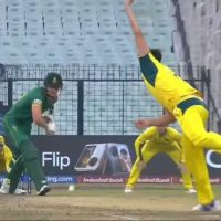 "Down Under Duel: South Africa vs Australia – Live Action Unfolding as Aussies Chase 213 at World Cup Semis!"